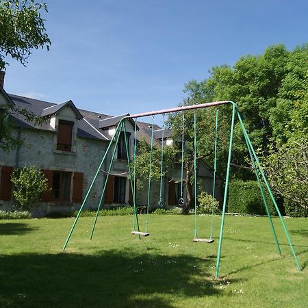 Le Lac Aux Fees Henrichemont Exterior photo