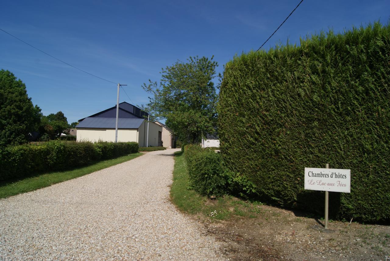 Le Lac Aux Fees Henrichemont Exterior photo