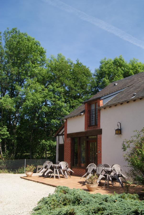 Le Lac Aux Fees Henrichemont Exterior photo